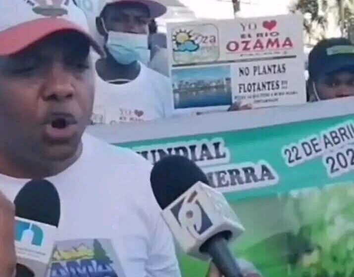 celebración del día de la tierra en la plaza de montesinos en el malecón de santo domingo, distrito nacional año 2023.