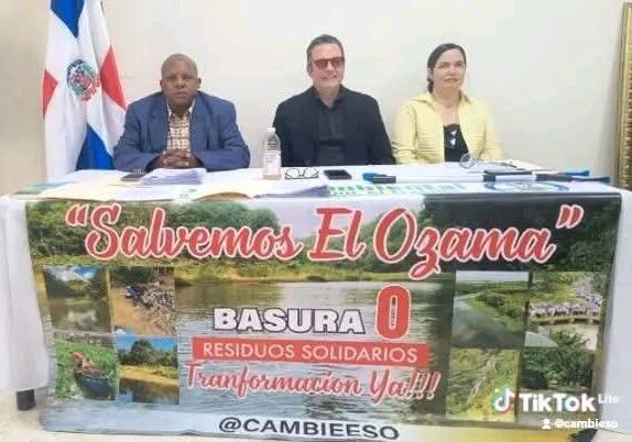 Rueda de prensa desde el Colegio Dominicano de Periodistas junto al Dr. Manuel Gil Méndez, responsables de la Combinación General de las Redes Combinadas y la Familia Combinadas.